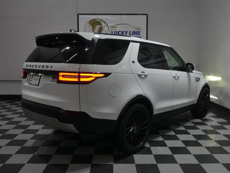Used 2017 Land Rover Discovery HSE image 10