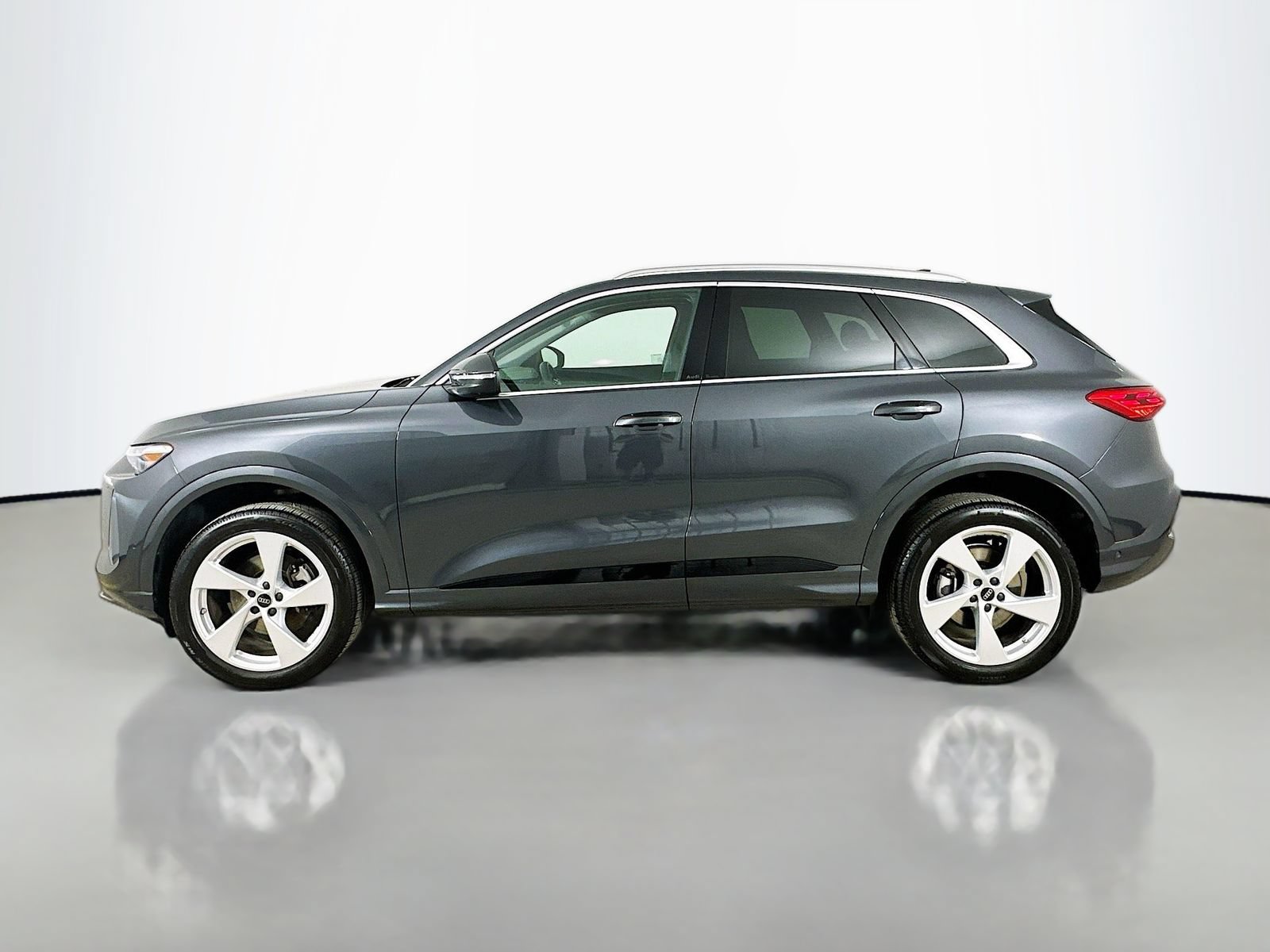 Used 2025 Audi Q5 Premium Plus w/ Premium Plus AWD/4WD image 8