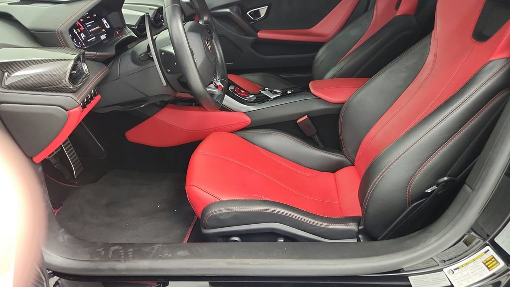 Used 2015 Lamborghini Huracan LP 610-4 AWD/4WD image 32