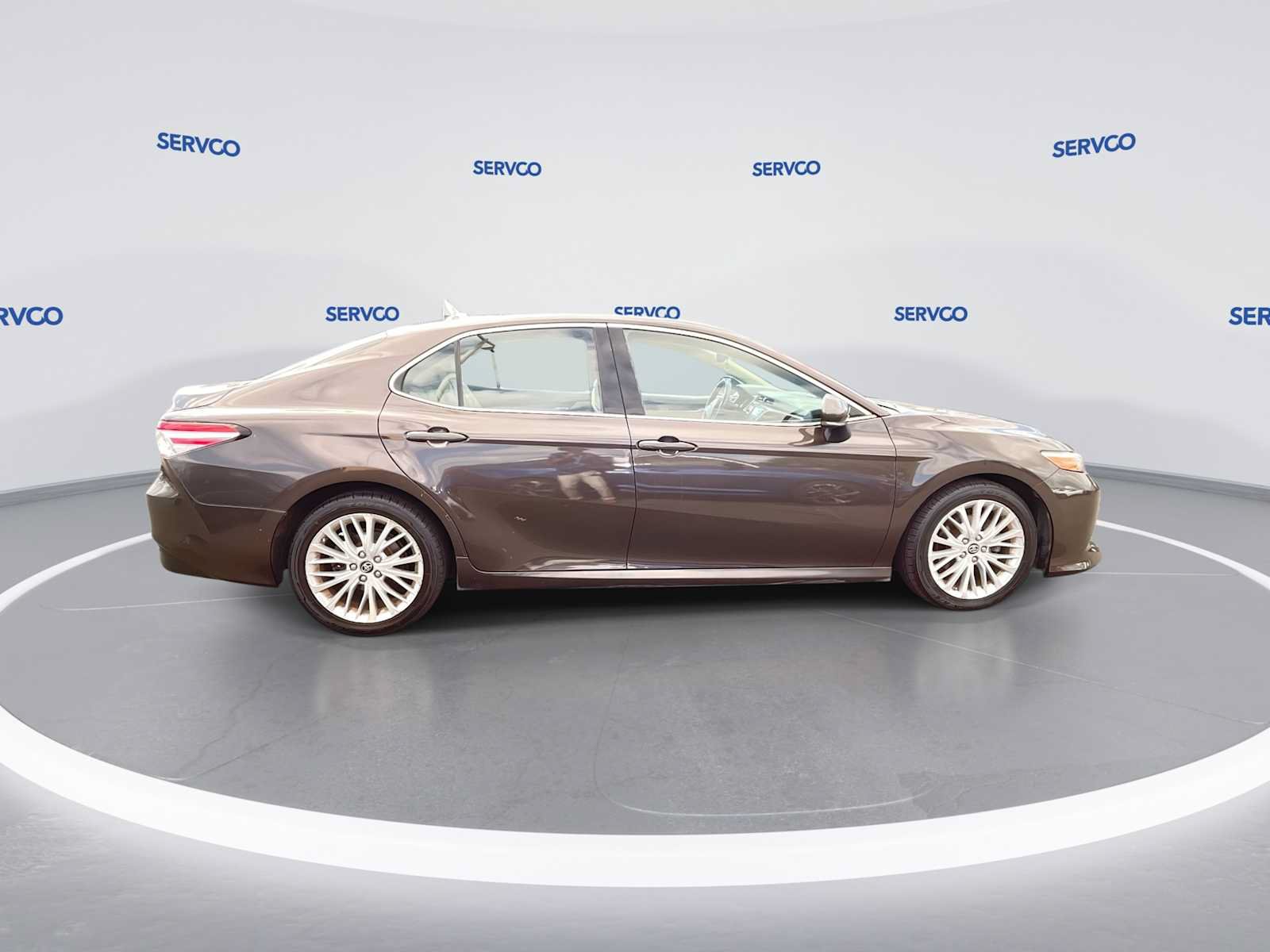 Used 2018 Toyota Camry XLE FWD image 9