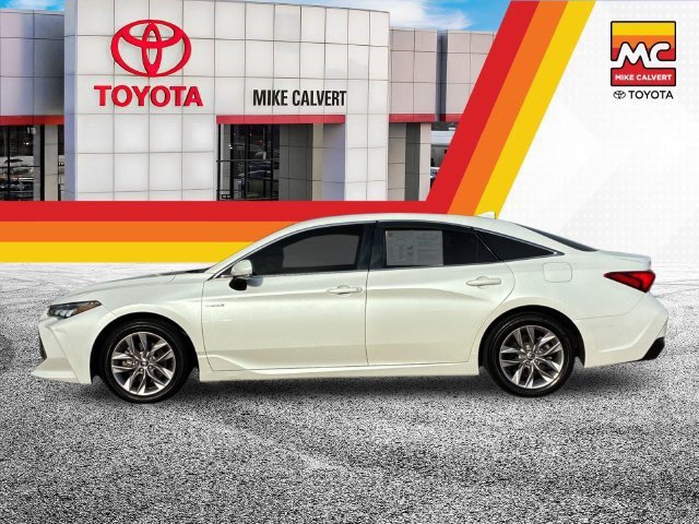 Certified 2020 Toyota Avalon XLE w/ Preferred Accessory Package FWD image 2