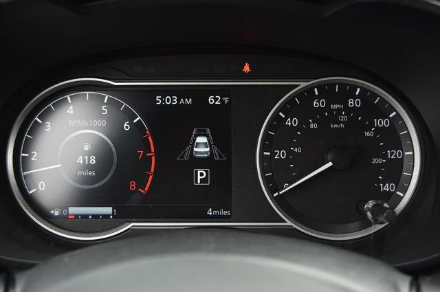 New 2025 Nissan Versa SR w/ Trunk Package image 11