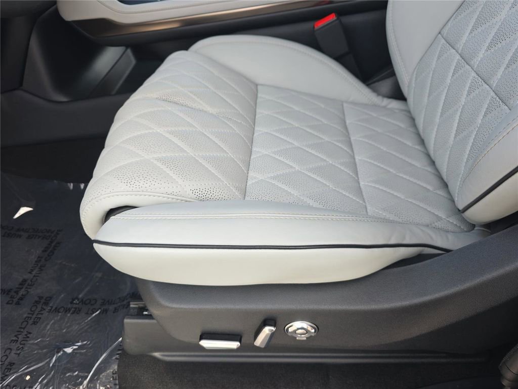 New 2026 Lincoln Navigator L Black Label w/ Black Label Special Edition AWD/4WD image 15