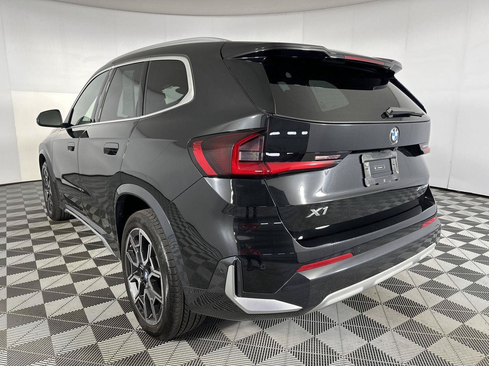 Used 2025 BMW X1 xDrive28i w/ Convenience Package AWD/4WD image 23