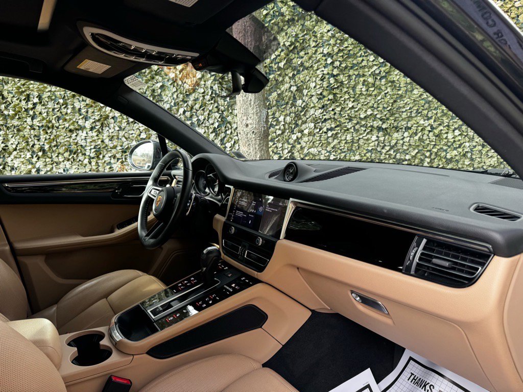 Used 2024 Porsche Macan image 27