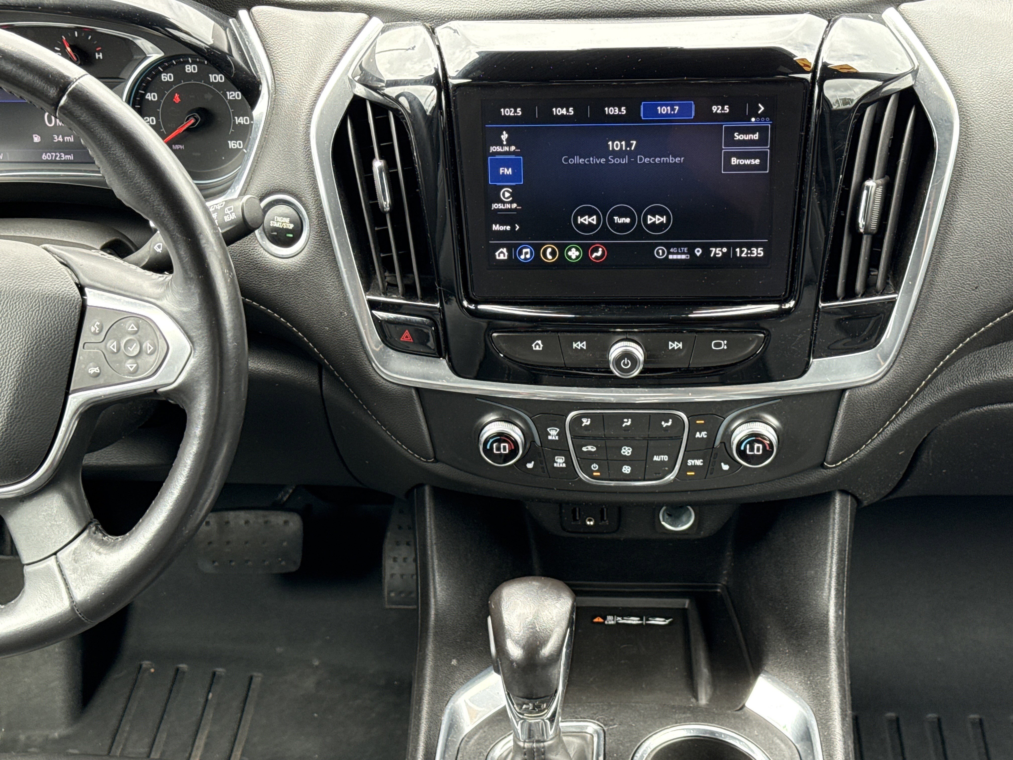 Used 2022 Chevrolet Traverse LT FWD image 28