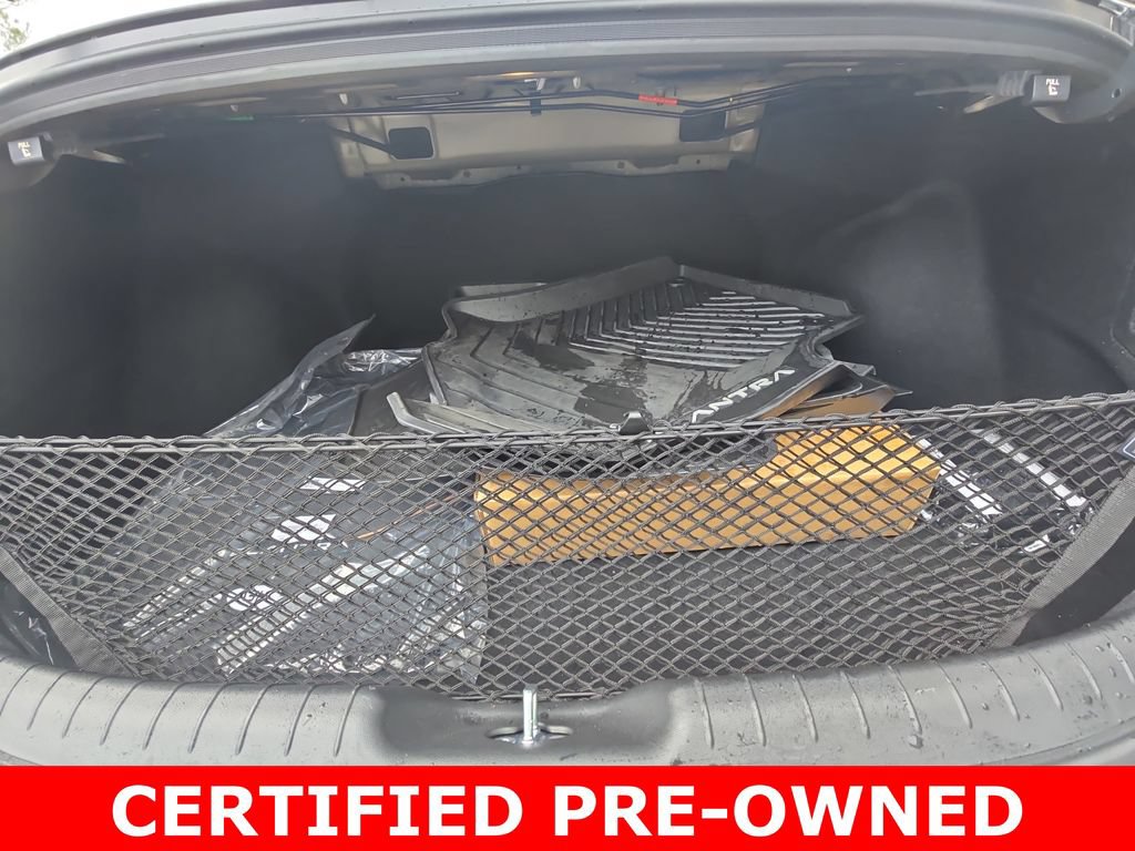 Certified 2025 Hyundai Elantra SEL FWD image 13