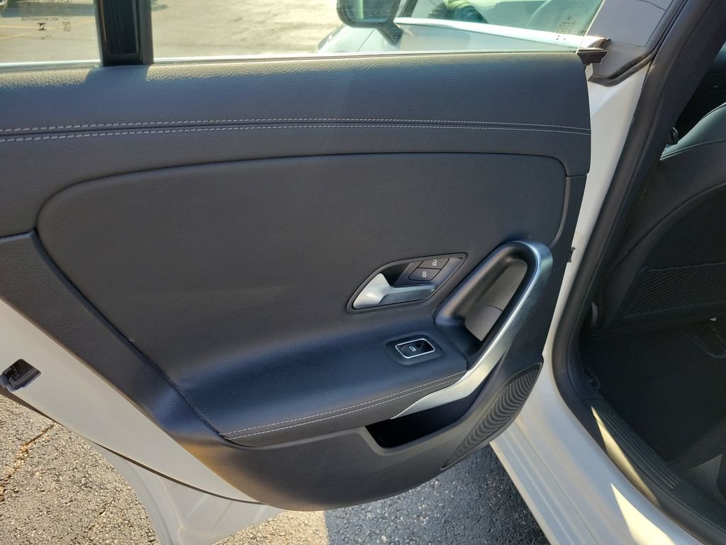 Used 2025 Mercedes-Benz CLA 250 image 16