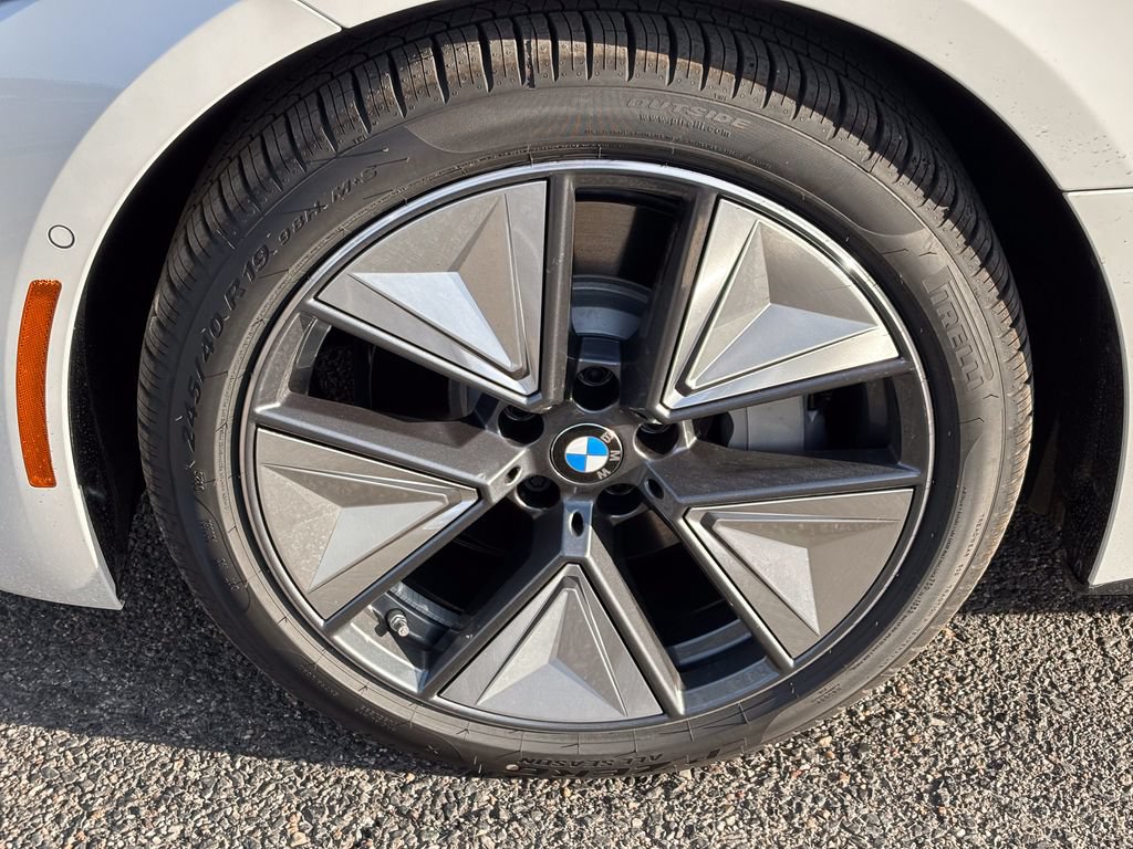 Used 2026 BMW i4 xDrive40i w/ Premium Package AWD/4WD image 9