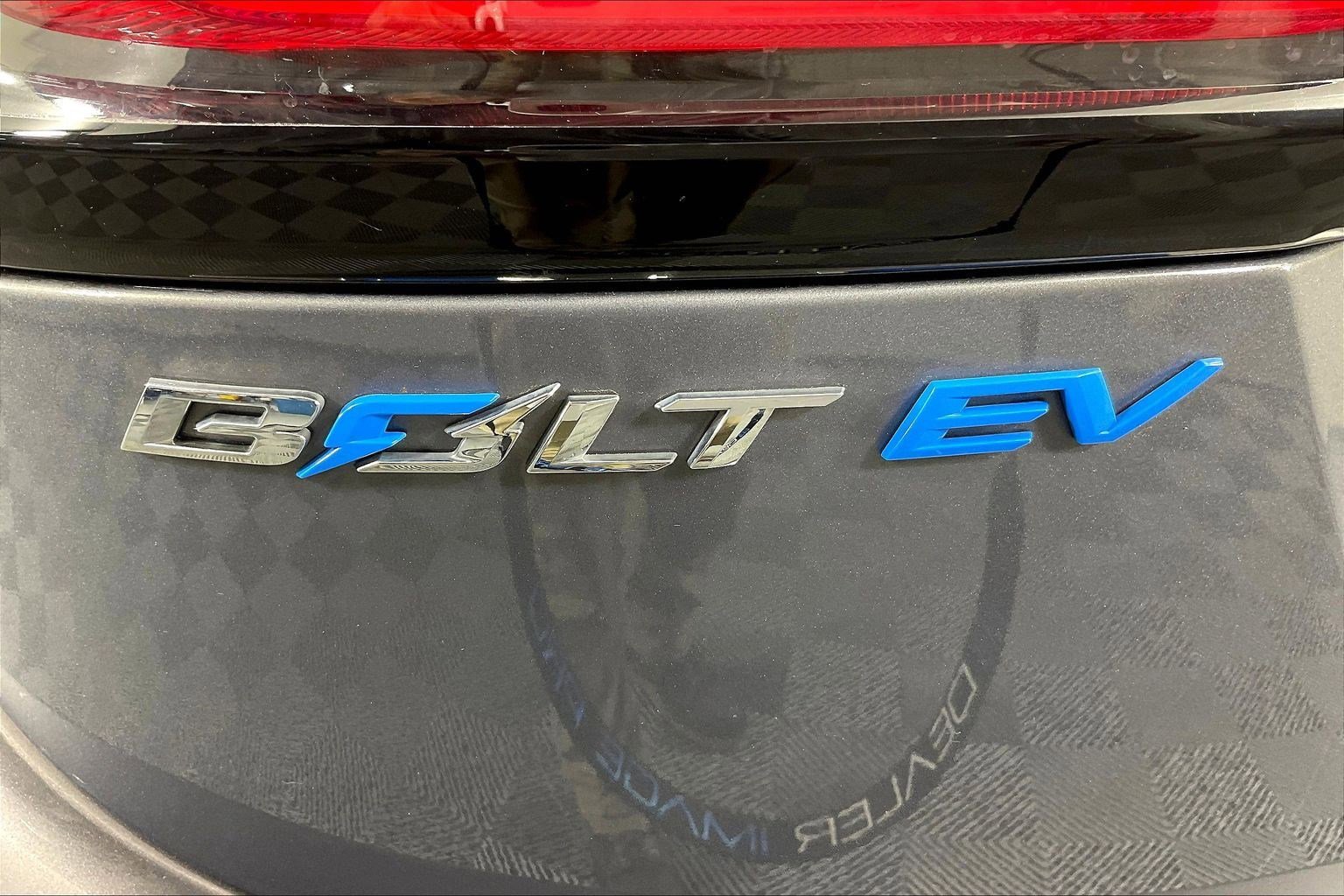 Used 2022 Chevrolet Bolt LT FWD image 23