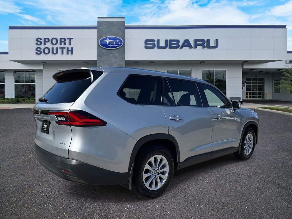 Used 2024 Toyota Grand Highlander XLE image 3