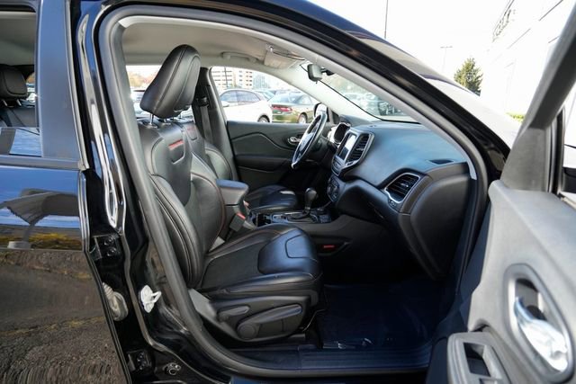 Used 2019 Jeep Cherokee Trailhawk w/ Cold Weather Group image 22