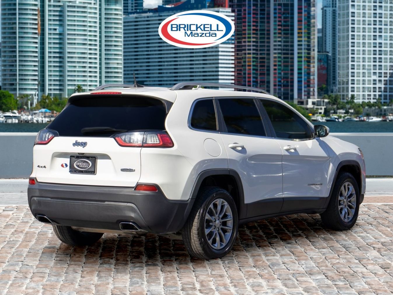 Used 2019 Jeep Cherokee Latitude Plus w/ Comfort/Convenience Group image 13