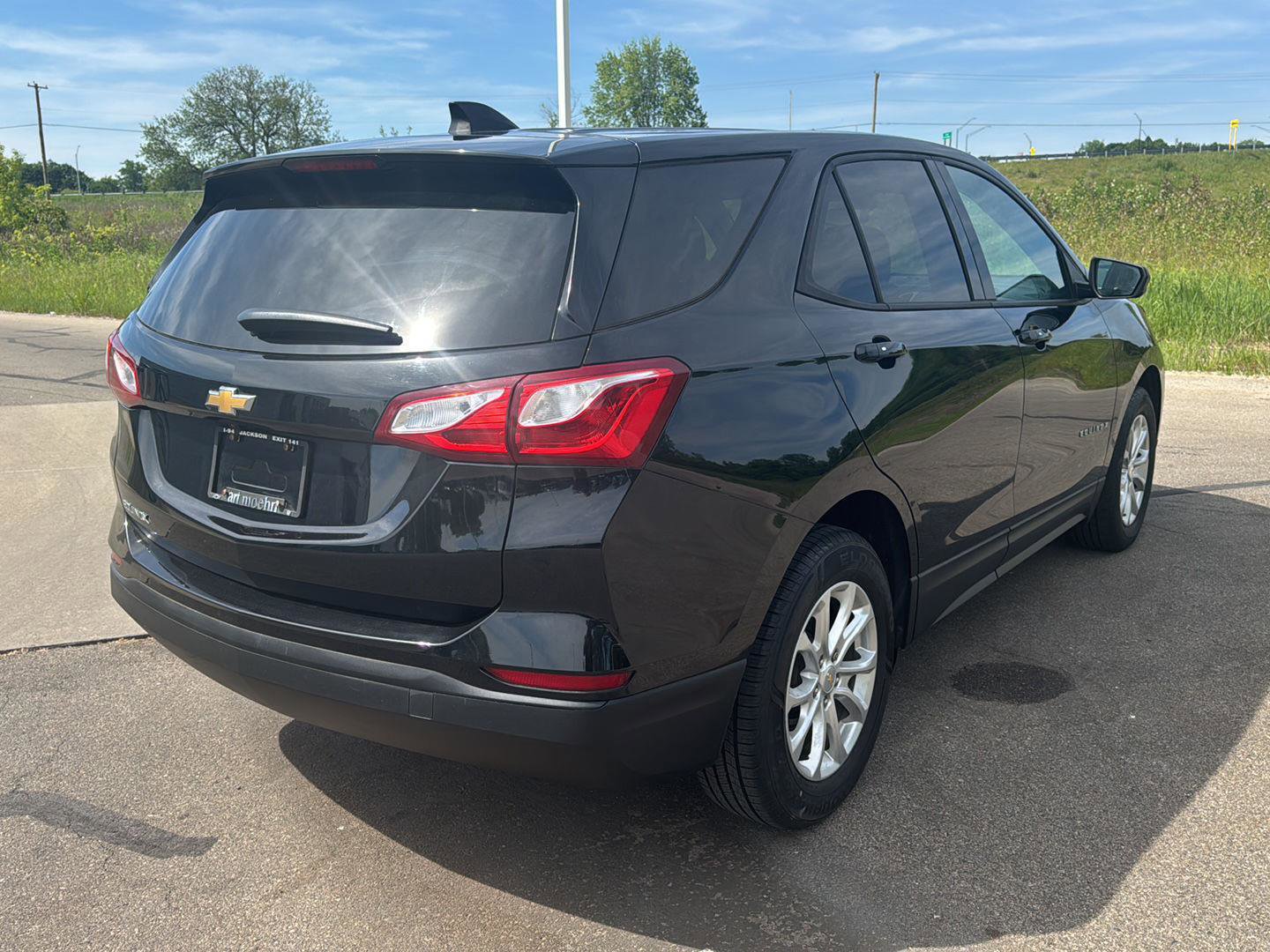 Used 2019 Chevrolet Equinox LS w/ LS Convenience Package FWD image 5