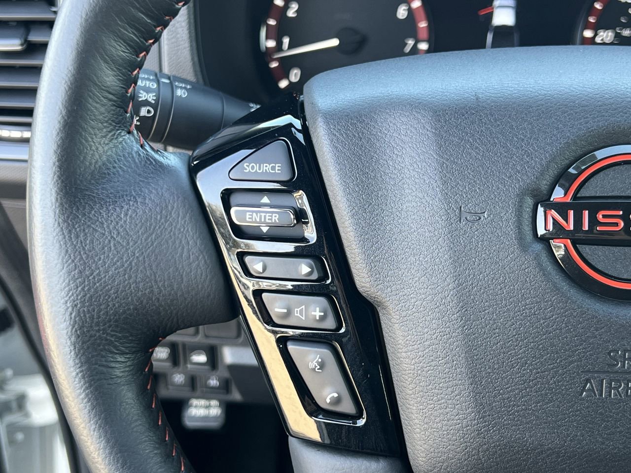 Certified 2023 Nissan Frontier PRO-4X w/ Pro Convenience Package image 12