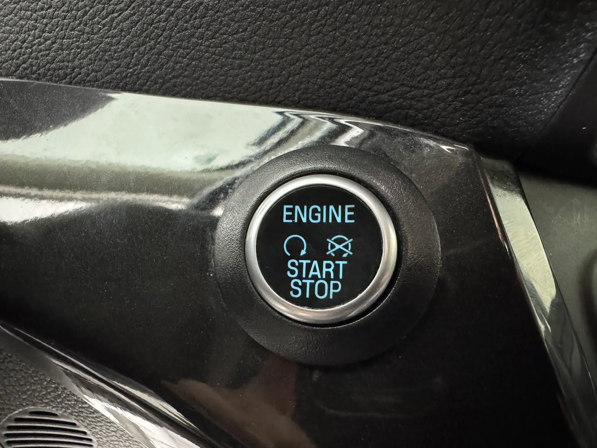 Used 2019 Ford Escape SE FWD image 17