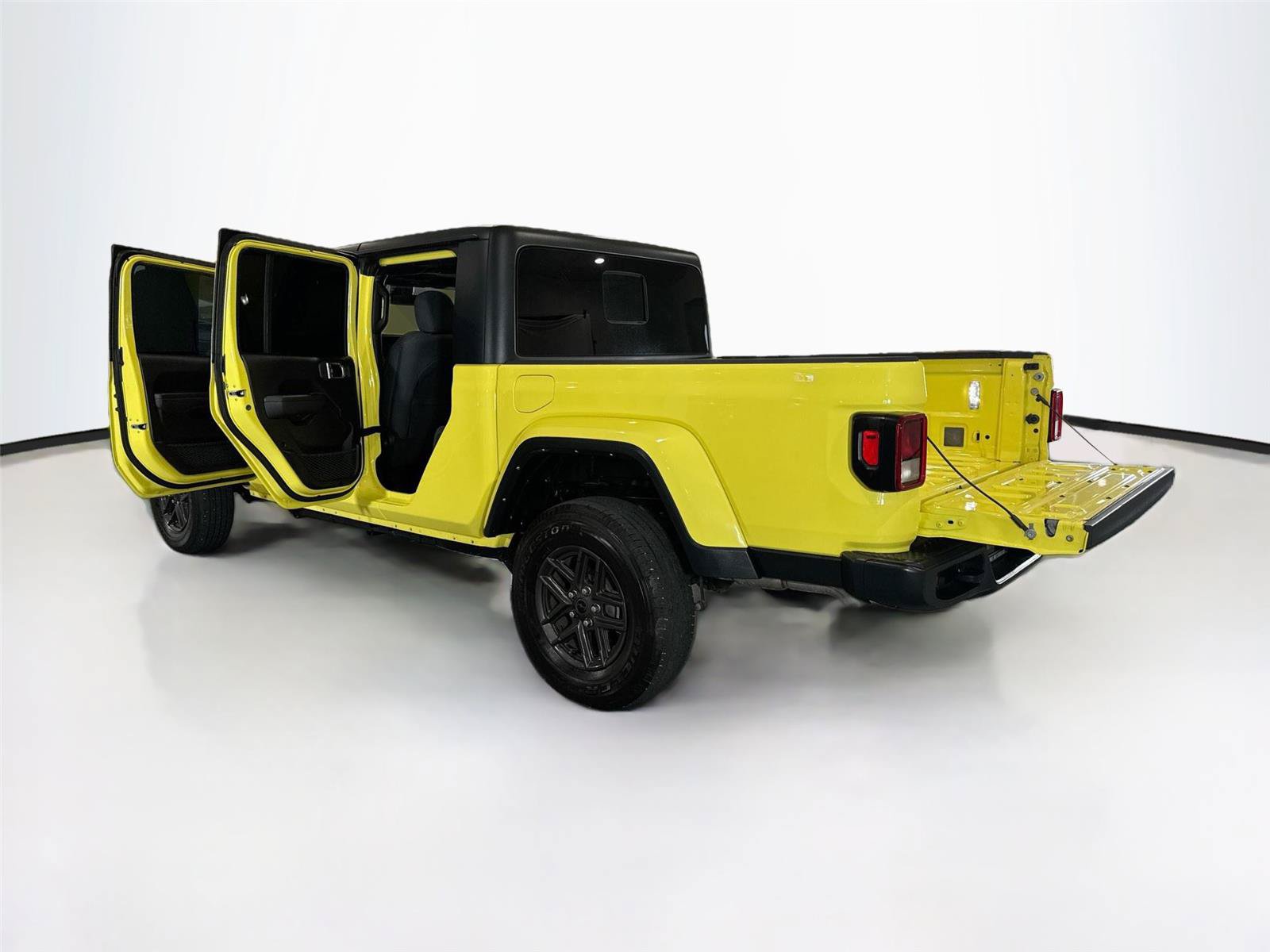 Used 2024 Jeep Gladiator Sport AWD/4WD image 39