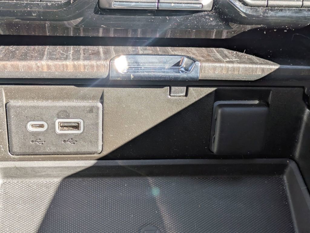 Used 2021 GMC Yukon XL Denali image 26