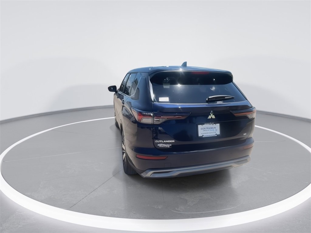 New 2025 Mitsubishi Outlander SE image 7