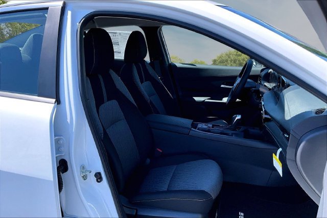 New 2027 Nissan Sentra SV w/ Floor Mat Package FWD image 10