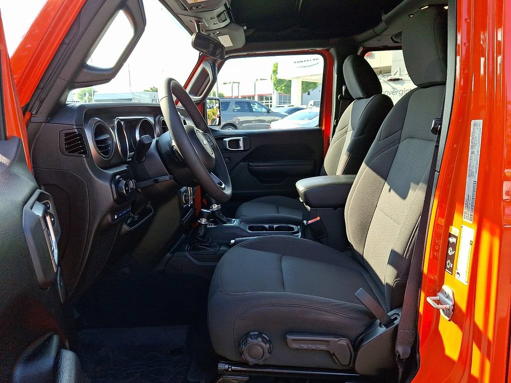 Used 2023 Jeep Wrangler Unlimited AWD/4WD image 13