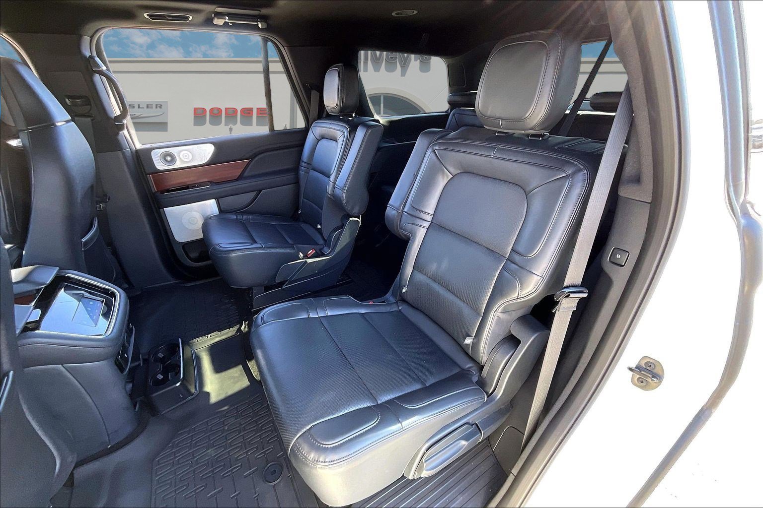 Used 2024 Lincoln Navigator Reserve w/ Equipment Group 201A image 24