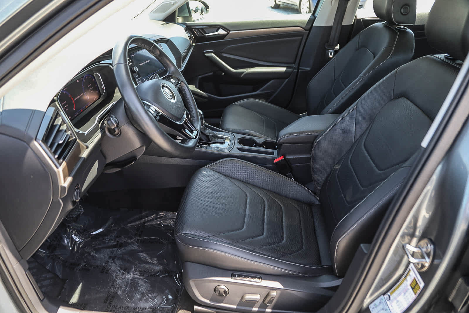 Used 2019 Volkswagen Jetta SEL Premium FWD image 17