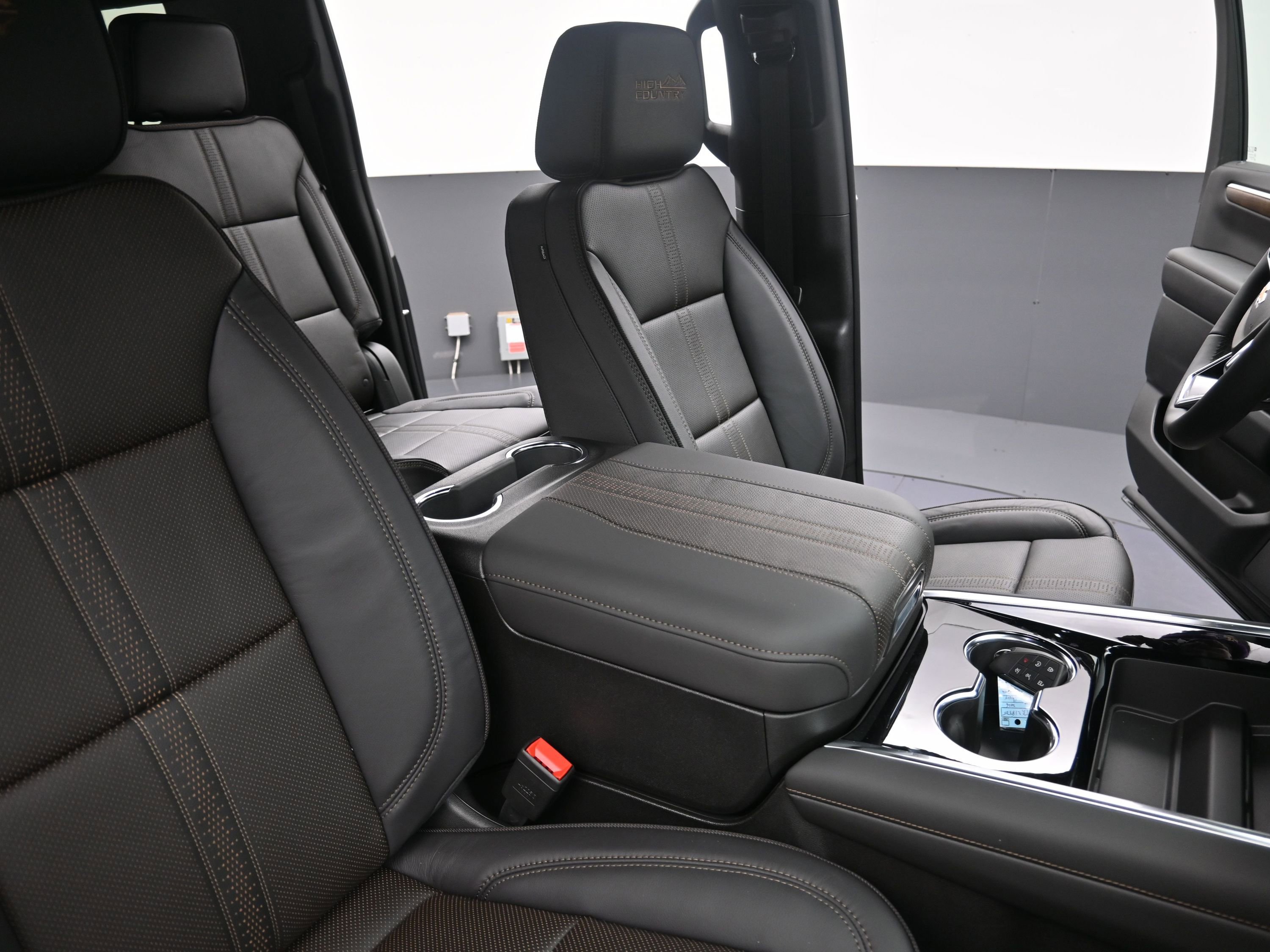 New 2026 Chevrolet Suburban High Country image 42