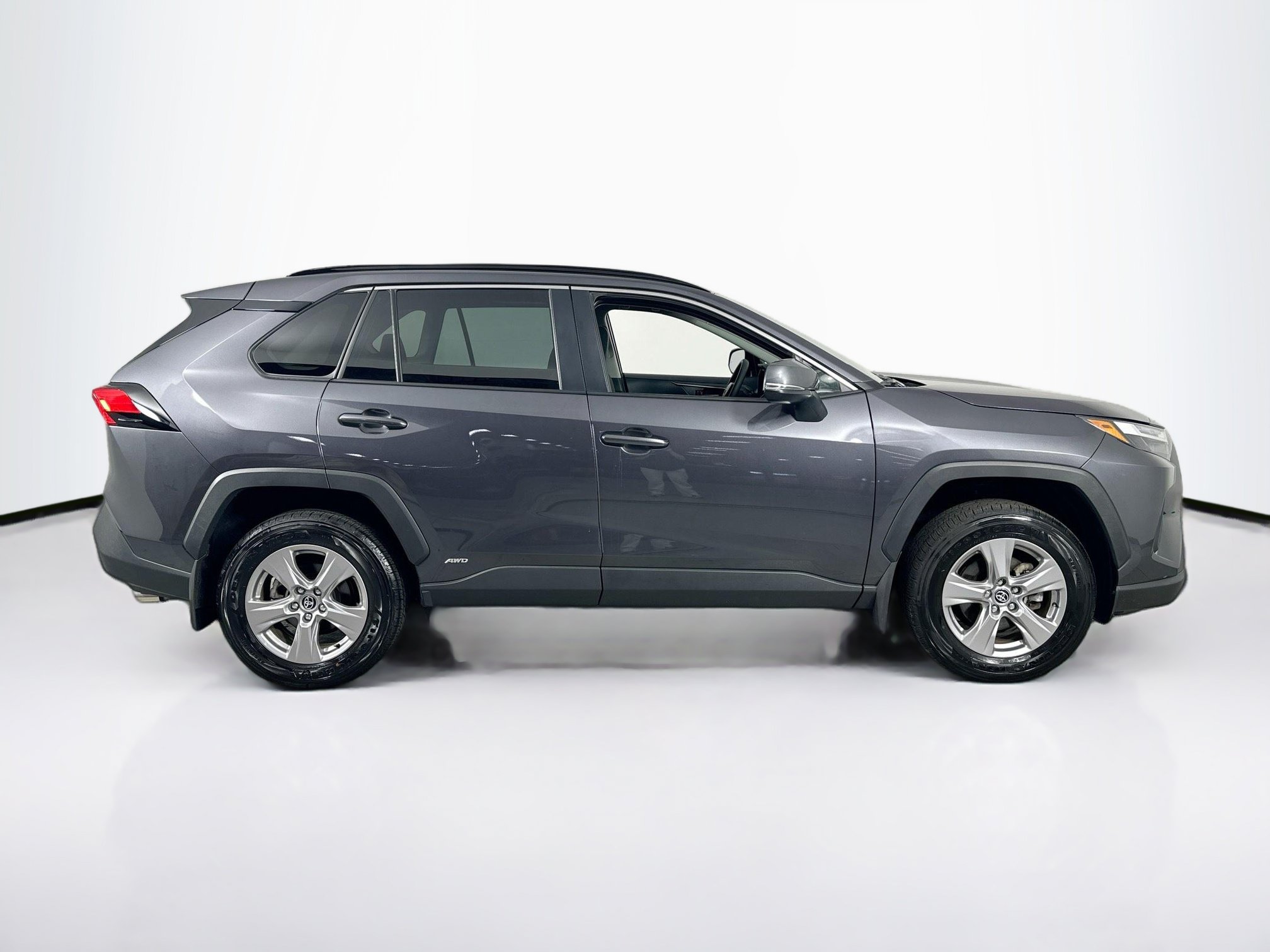 Used 2025 Toyota RAV4 XLE w/ Convenience Package AWD/4WD image 4