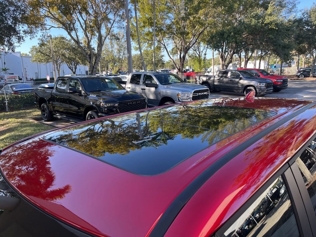 New 2025 Mitsubishi Outlander SE image 19