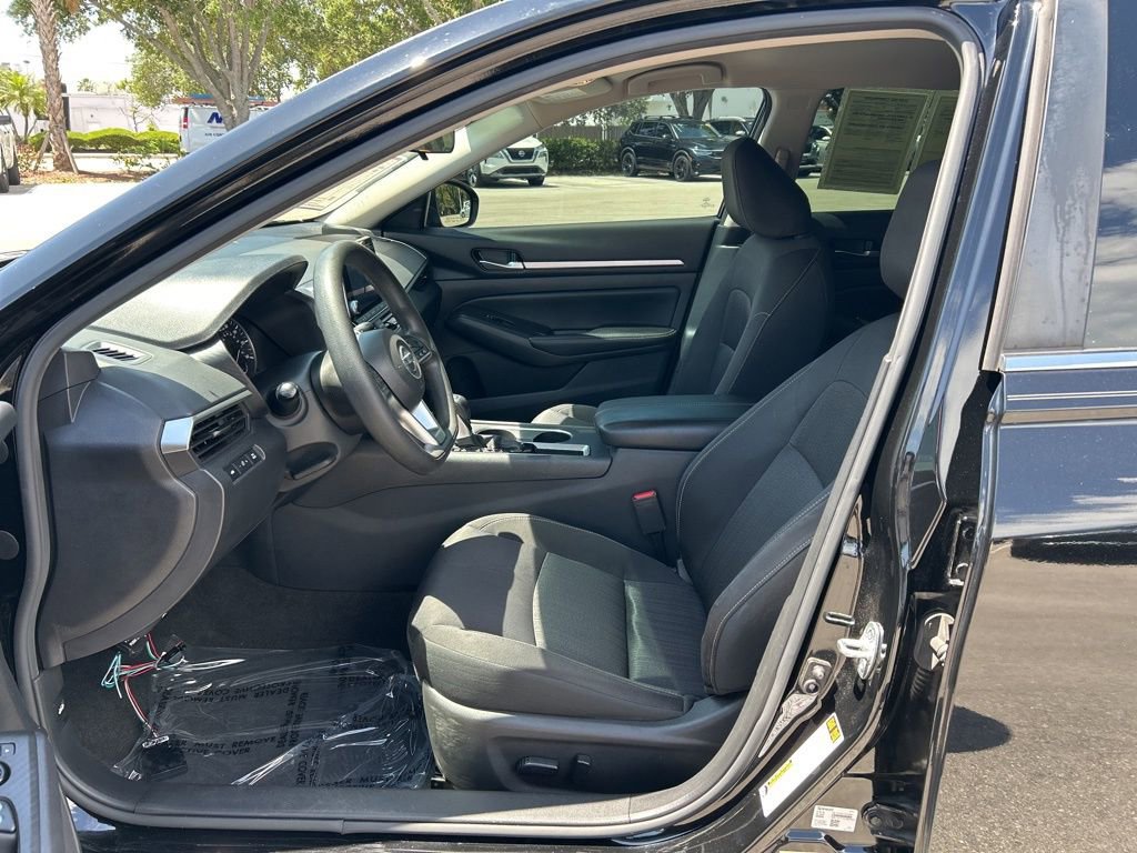 Used 2022 Nissan Altima 2.5 SV FWD image 16