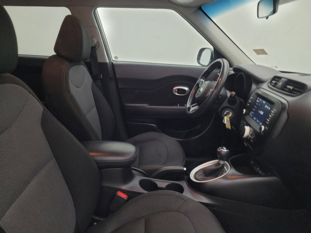 Used 2018 Kia Soul + FWD image 21