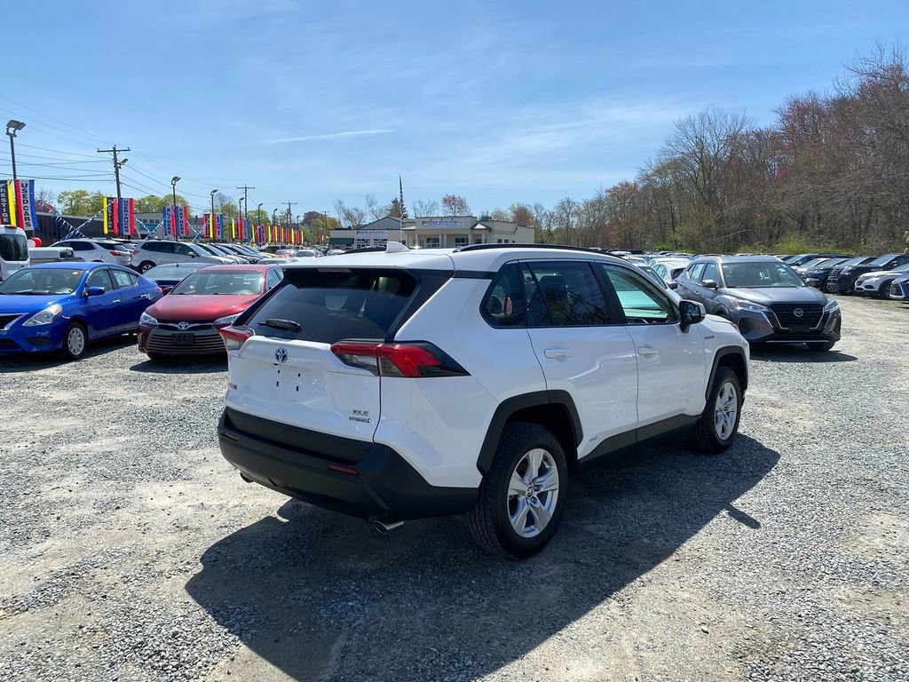 Used 2021 Toyota RAV4 XLE image 5