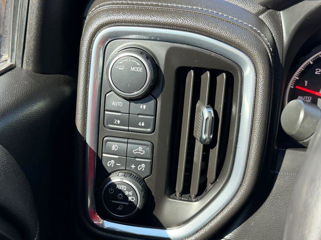 Used 2020 Chevrolet Silverado 1500 LT Trail Boss w/ Midnight Edition image 17