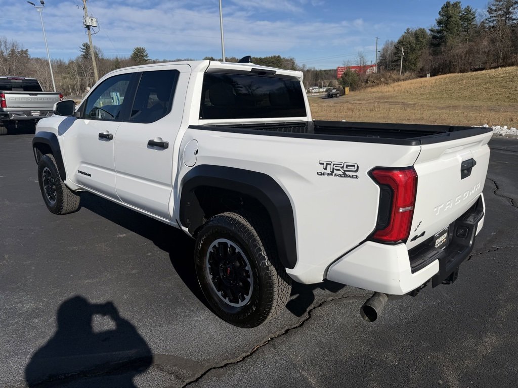 Used 2024 Toyota Tacoma TRD Off-Road image 13