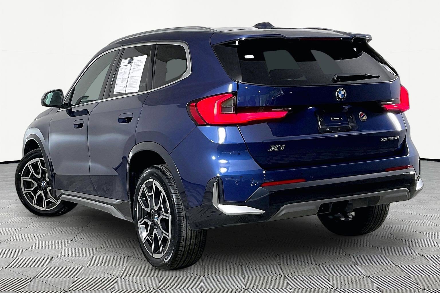 Certified 2023 BMW X1 xDrive28i w/ Premium Package AWD/4WD image 5
