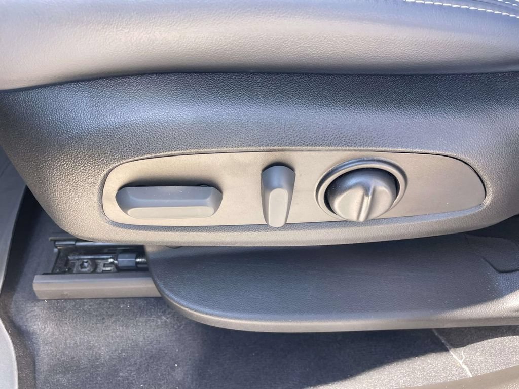 Used 2024 Buick Enclave Essence w/ Sport Touring Edition AWD/4WD image 16