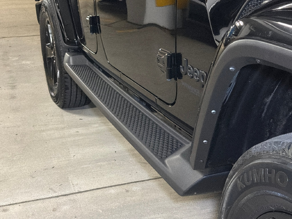 Used 2022 Jeep Wrangler Unlimited Sahara AWD/4WD image 10