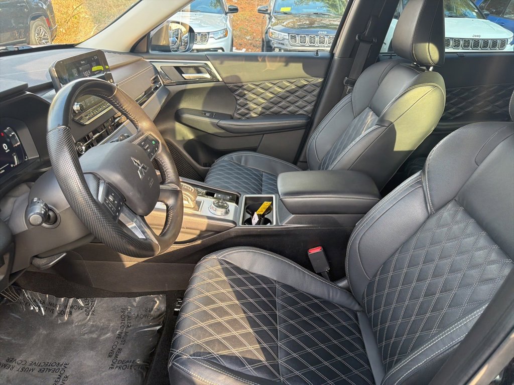 Used 2023 Mitsubishi Outlander SEL image 4