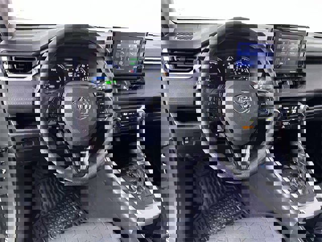 Used 2022 Toyota RAV4 XLE image 21