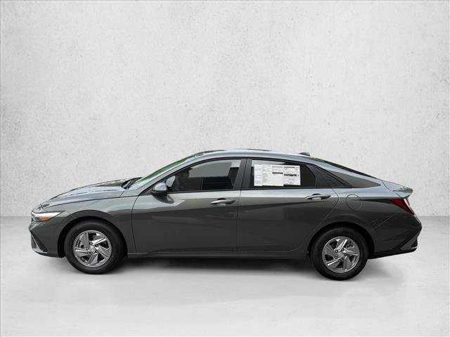 New 2026 Hyundai Elantra SE FWD image 9