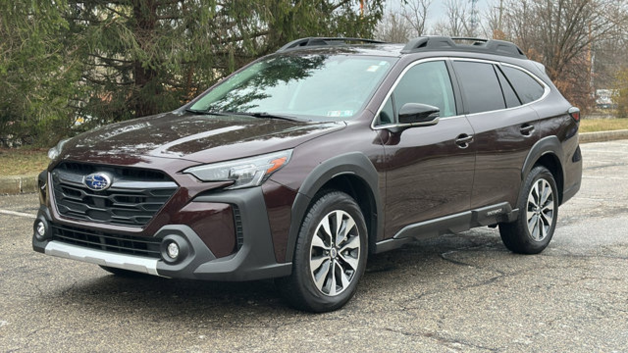 Used 2025 Subaru Outback Limited XT image 2