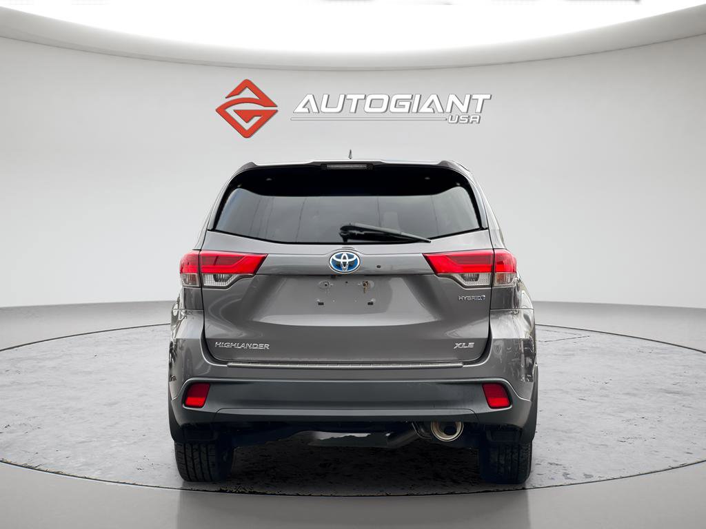 Used 2018 Toyota Highlander XLE image 6