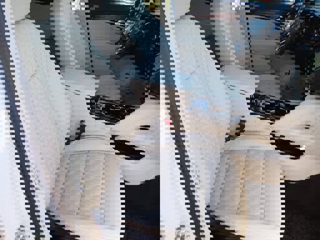 Certified 2022 Buick Envision Avenir w/ Technology Package II image 20