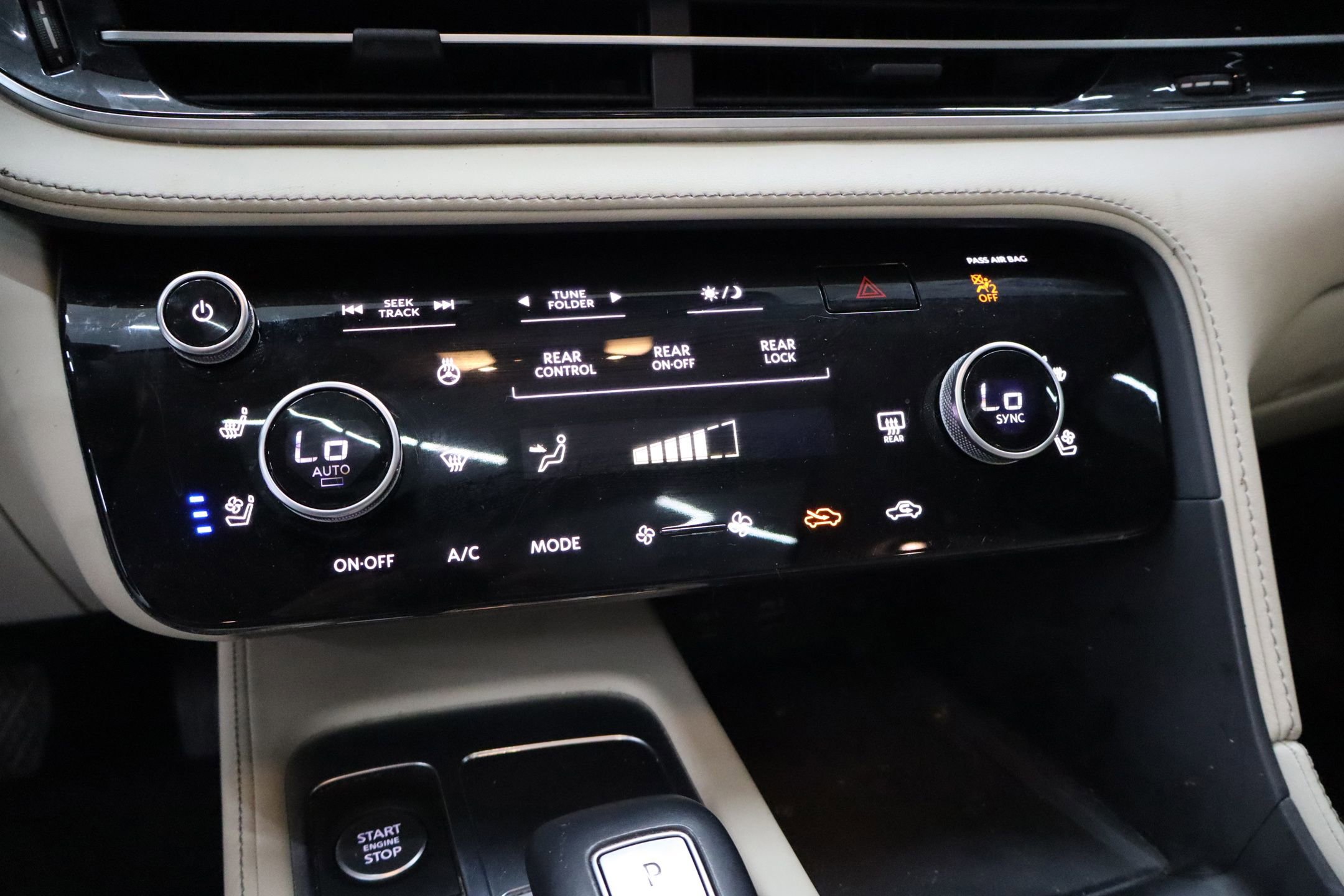 Used 2023 INFINITI QX60 Luxe w/ Performance Audio Package image 22