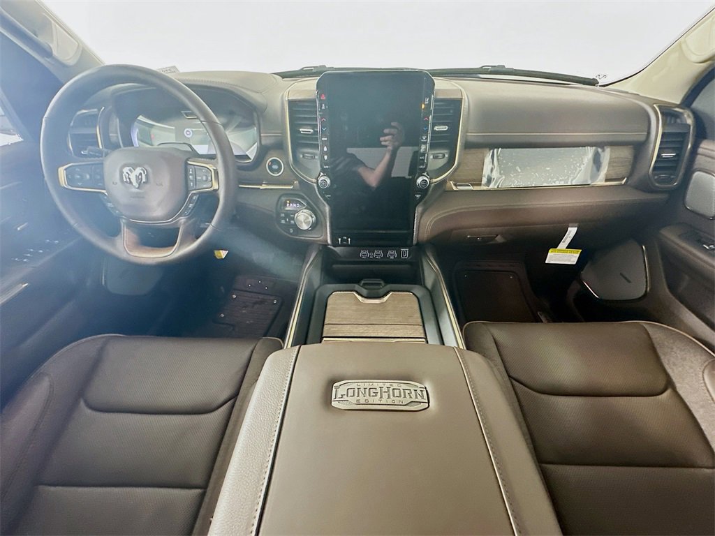 New 2025 RAM 1500 Limited image 10