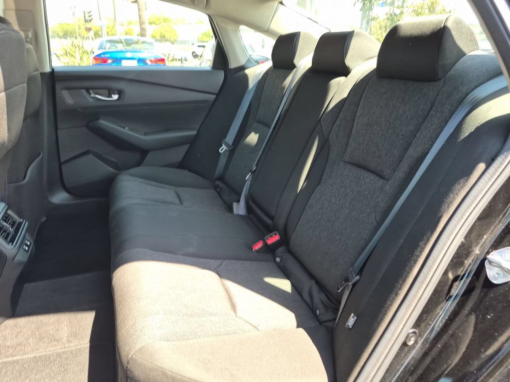 Used 2025 Honda Accord SE image 28