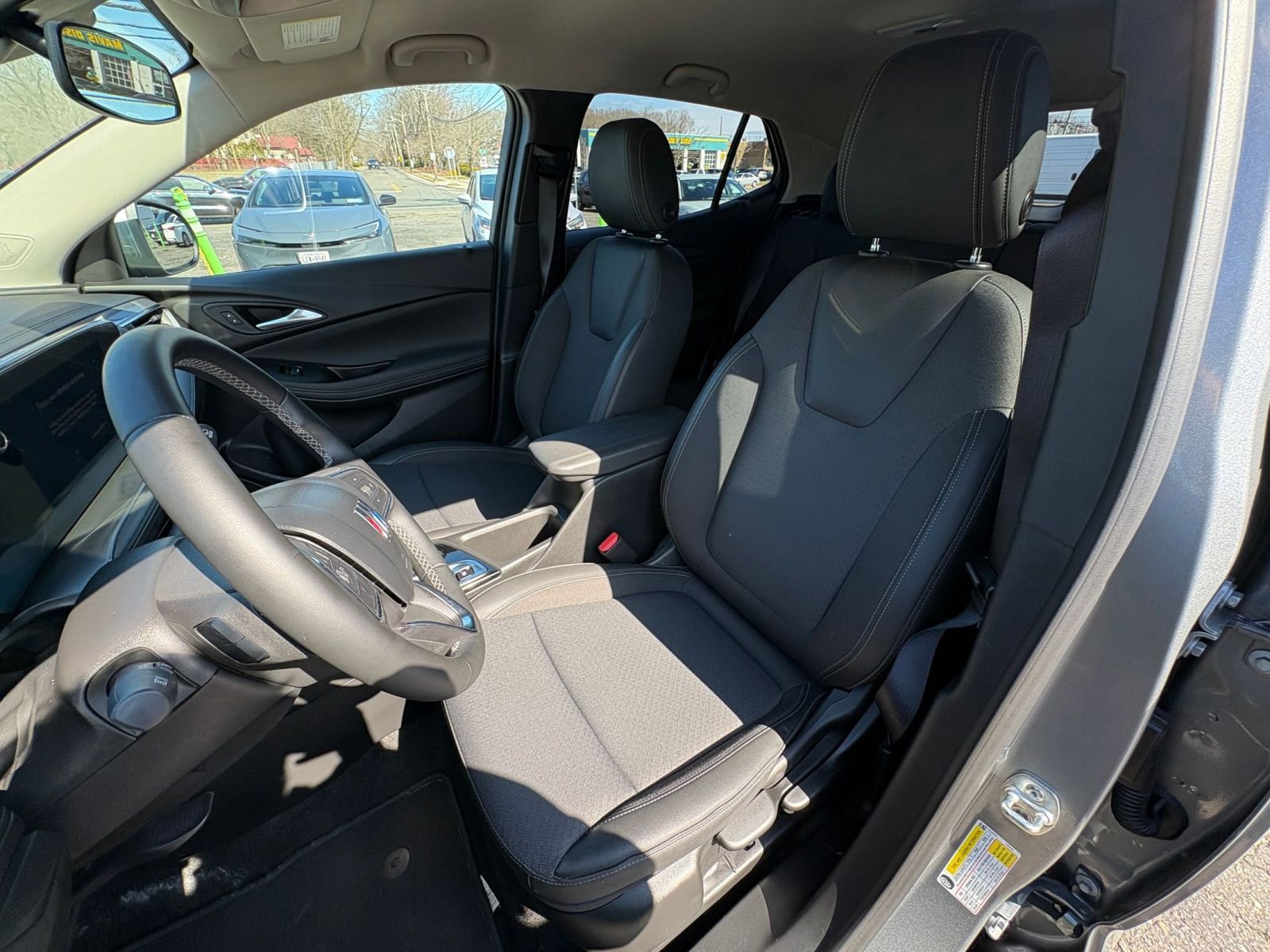 Used 2025 Buick Encore GX Preferred image 34