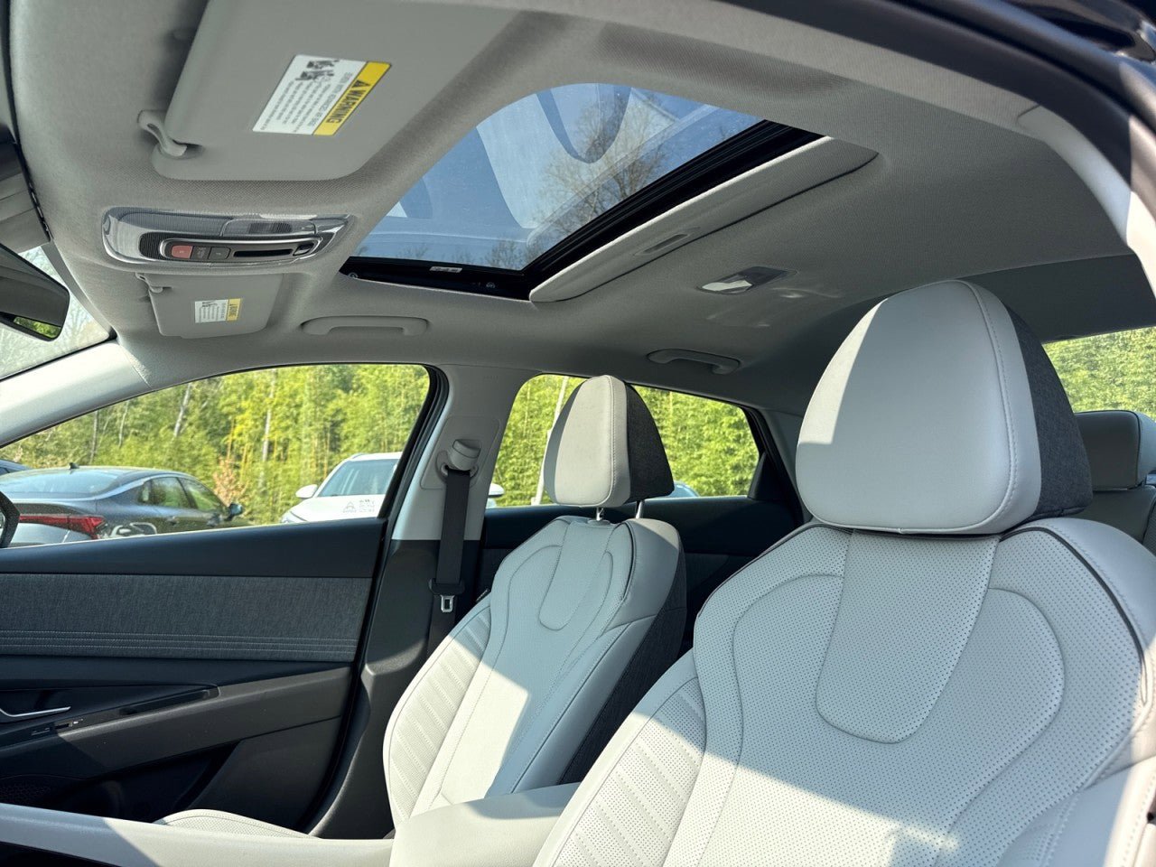 New 2026 Hyundai Elantra Limited w/ Cargo Package FWD image 16