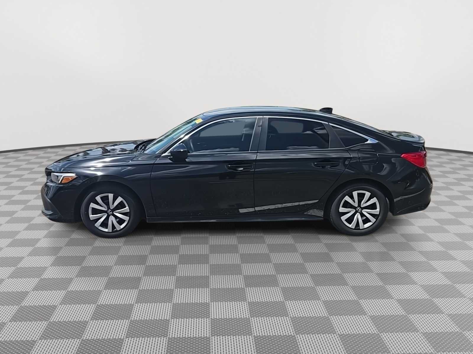 Used 2023 Honda Civic LX image 5